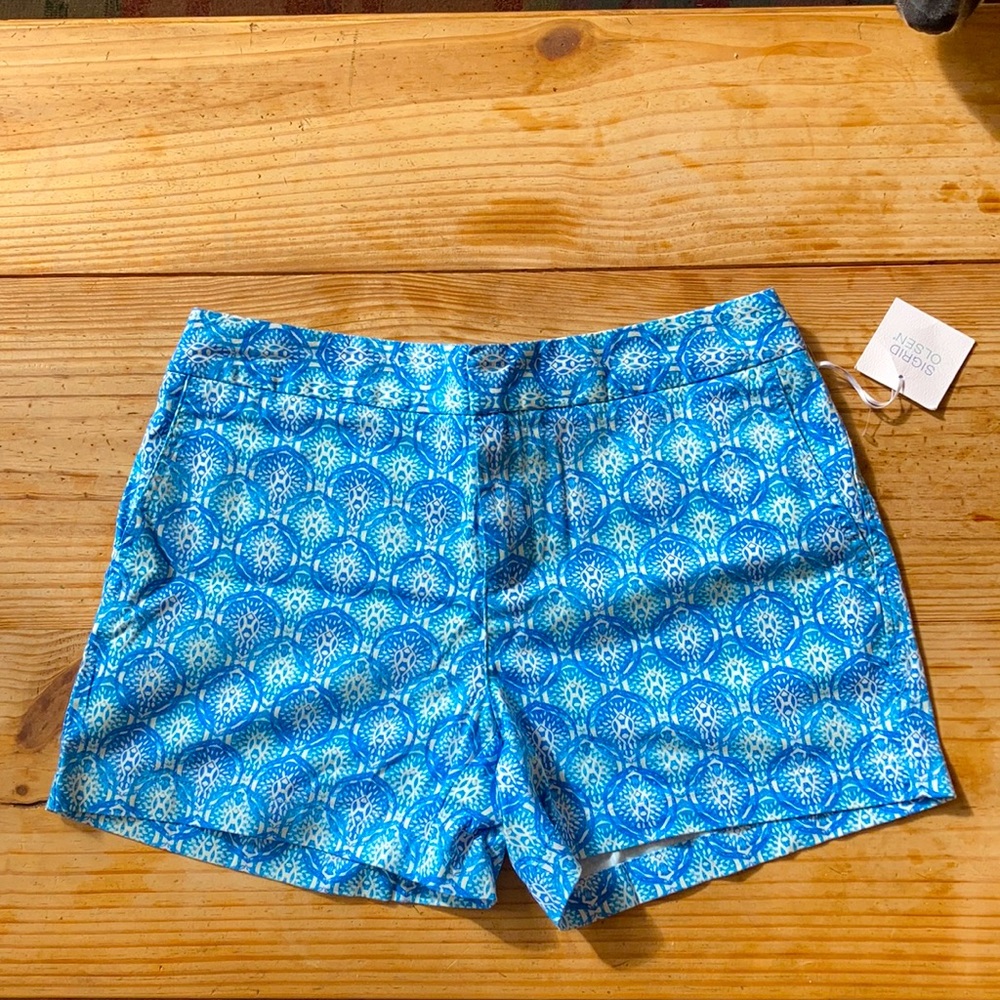 Shorts NWT